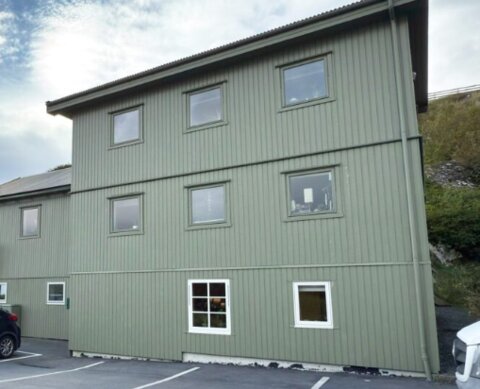 Yviri við Strond 99